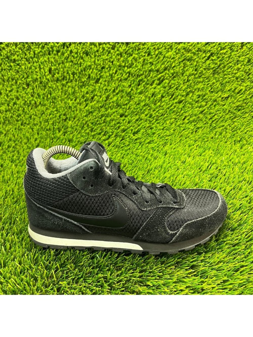 Nike MD Runner 2 Women Size 7.5 Black Athletic Running Hiking Shoes Sneakers
